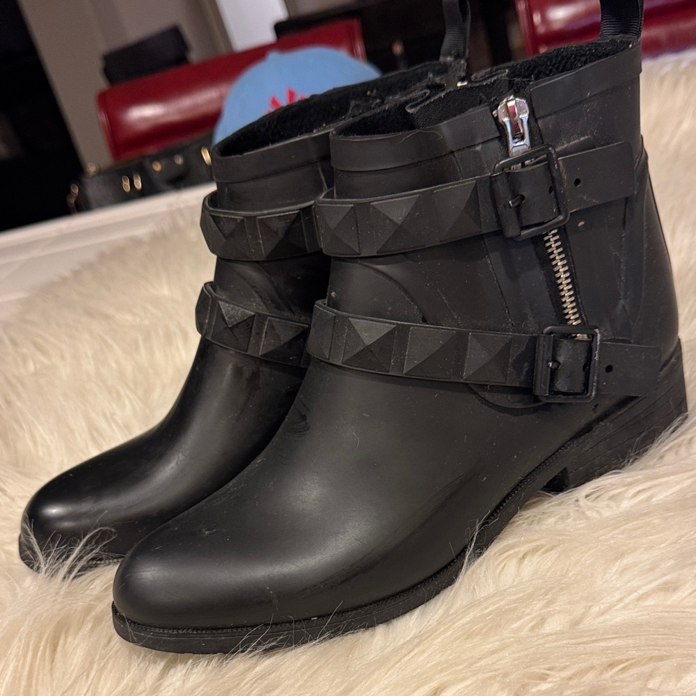 Rebecca Minkoff Black
Rubber Ankle Boots size 9